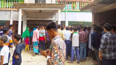 অভয়নগরে বৈষম্যবিরোধী ছাত্র আন্দোলনের দুই পক্ষের মারামারি