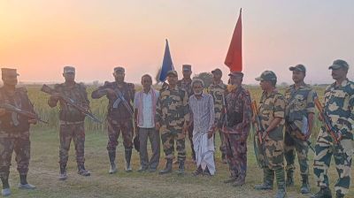 দৌলতপুরে পতাকা বৈঠকের পর দুই ভারতীয় নাগরিককে ফেরত