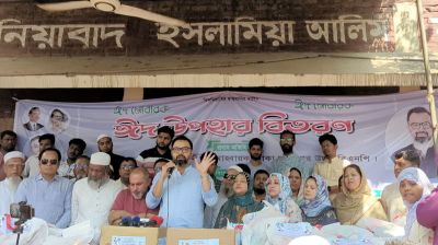পল্লবীতে মহিলা দলের ঈদ উপহার বিতরণ 