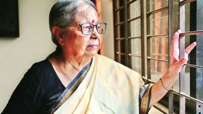সন্‌জীদা খাতুন মারা গেছেন