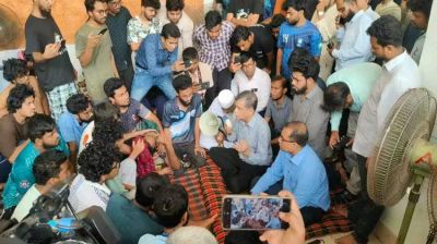 অনশনে অনড় কুয়েট শিক্ষার্থীরা