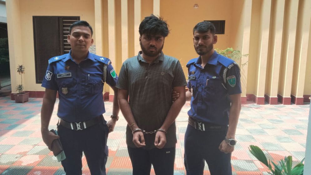 মহানবীকে নিয়ে কটুক্তি, গ্রেপ্তার ১