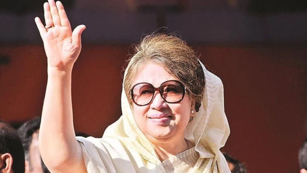 একদিন পেছাল খালেদা জিয়ার দেশে ফেরা 