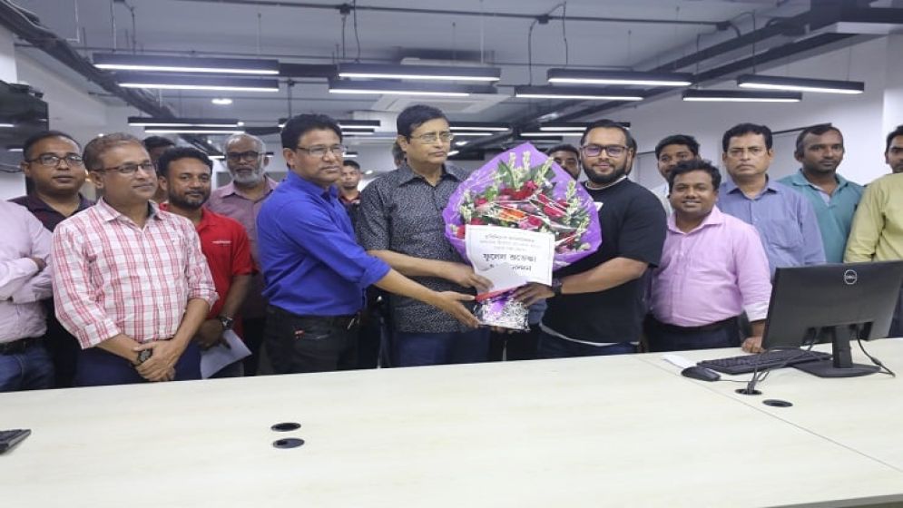 প্রতিদিনের বাংলাদেশ- এর সম্পাদকের দায়িত্ব নিলেন মারুফ কামাল খান
