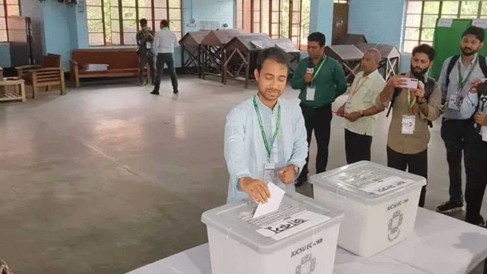 ভোট দিলেন ছাত্রদল সমর্থিত ভিপি প্রার্থী শেখ সাদী