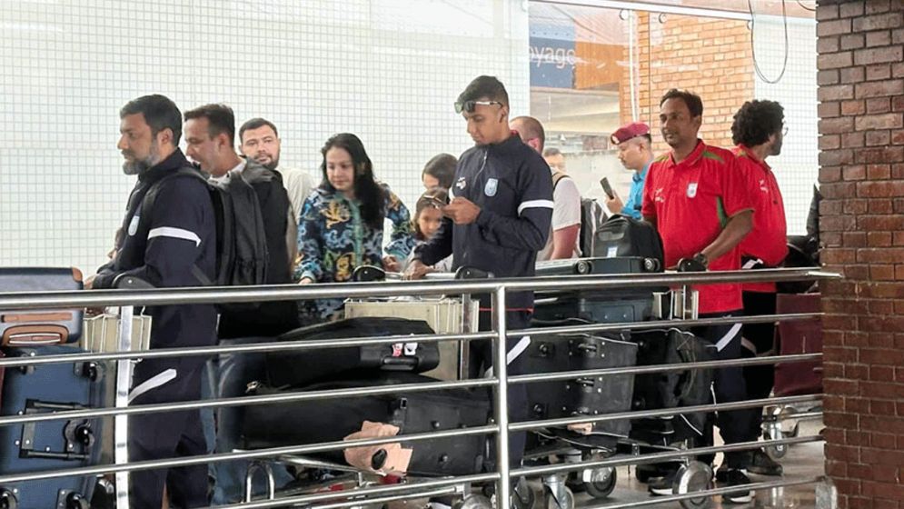 দেশে ফিরছেন জামালরা