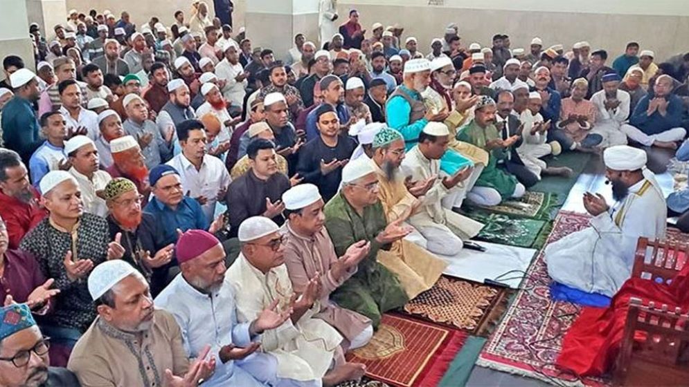 বগুড়ায় খালেদা জিয়ার সুস্থতা কামনায় বিএনপি’র দোয়া