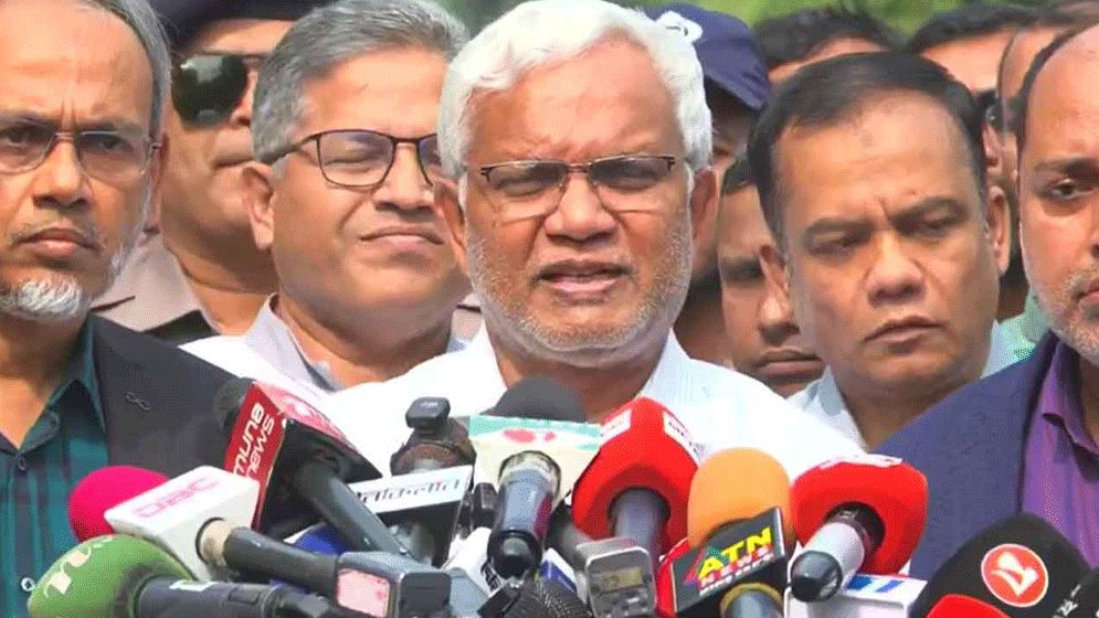 চিকিৎসা গ্রহণ করতে পারছেন খালেদা জিয়া : ডা. জাহিদ
