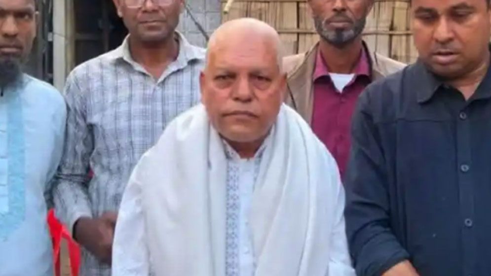 গৌরপুরে স্বতন্ত্র প্রার্থীর পক্ষে থাকায় মাথা ন্যাড়া করে লাঞ্ছিত