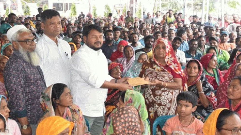 প্রধানমন্ত্রীর ঈদ উপহার পেলেন রাসিকের ১২৩৭ পরিচ্ছন্নকর্মী