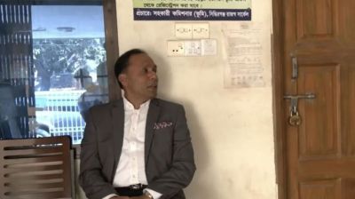 হঠাৎ ভূমি অফিস পরিদর্শনে প্রতিমন্ত্রী, বন্ধ অফিসে আধাঘণ্টা অপেক্ষা