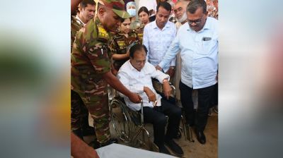 সৈয়দপুর বিমানবন্দরে হঠাৎ অসুস্থ ত্রাণমন্ত্রী