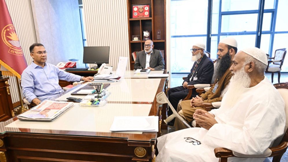 প্রধানমন্ত্রীর সঙ্গে ওয়াকফ প্রশাসকের সাক্ষাৎ