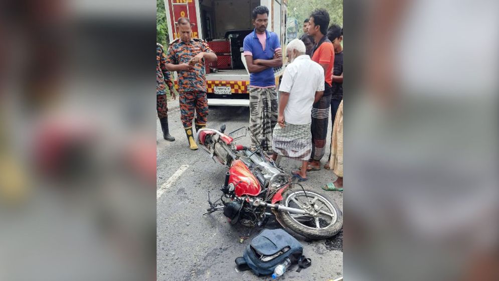 চাঁপাইনবাবগঞ্জে সড়কে প্রাণ গেল শ্যালক-ভগ্নিপতির