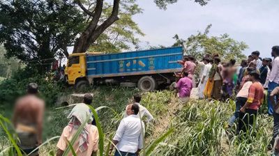 মানিকগঞ্জে ট্রাক-মোটরসাইকেল সংঘর্ষে নিহত ৩