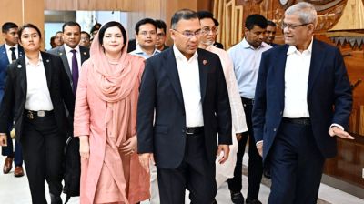 প্রথম বিদেশ সফর শেষে দেশে ফিরলেন প্রধানমন্ত্রী