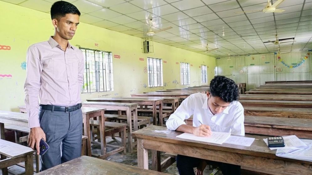 তাড়াইল কেন্দ্রে এক পরীক্ষার্থী, পাহারায় ১৭ জন