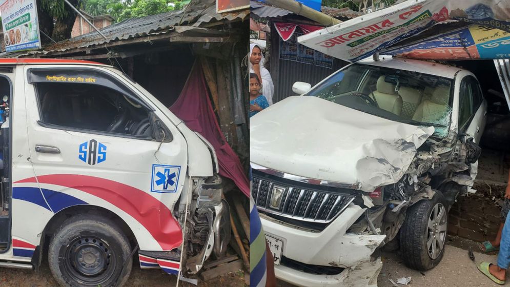 বরিশালের বাবুগঞ্জে অ্যাম্বুলেন্স-প্রাইভেটকার সংঘর্ষ, আহত ৪