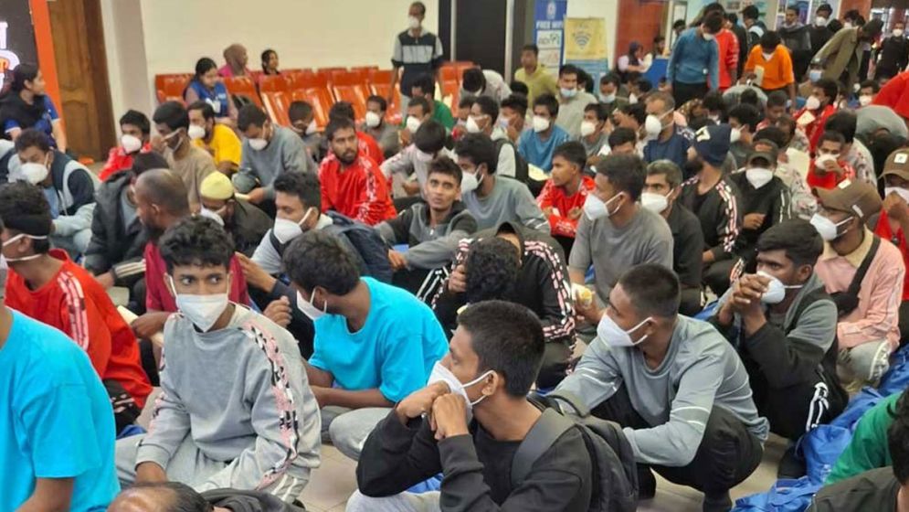 লিবিয়া থেকে ফিরলেন আরও ৩৪০ বাংলাদেশি