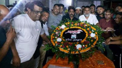 গভীর রাতে সাংবাদিক দেবাশীষ ও ছেলের সমাধিস্থ, স্ত্রী ও শ্বশুরের দাফন সম্পন্ন