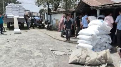 দিনাজপুরে সার পাচার রোধে প্রশাসনের অভিযান