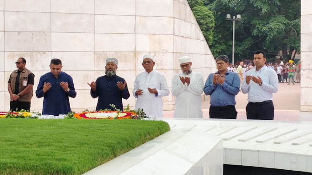 শহীদ জিয়া ও খালেদা জিয়ার সমাধিতে নবনির্বাচিত রাষ্ট্রপতির শ্রদ্ধা