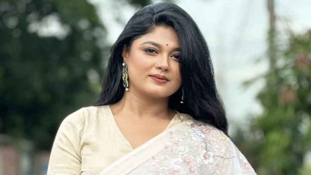বাঁধনের ওপর হামলার প্রতিবাদে মৌসুমী হামিদের ফেসবুকে পোস্ট