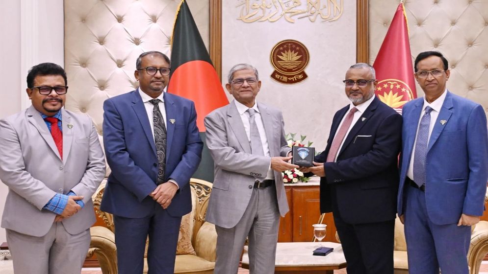 দুর্নীতিবাজদের বিরুদ্ধে দুদককে কঠোর ব্যবস্থা গ্রহণের আহ্বান রাষ্ট্রপতির