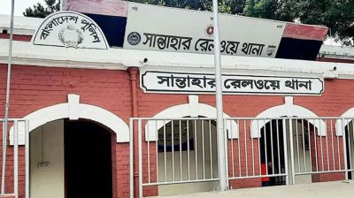 চলন্ত ট্রেনে নারীকে ধর্ষণের অভিযোগ, চার পুলিশ সদস্য প্রত্যাহার